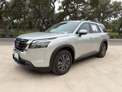 Brilliant Silver Metallic 2024 Nissan Pathfinder SV 4WD