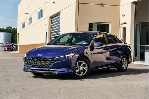 2022 Hyundai ELANTRA SE