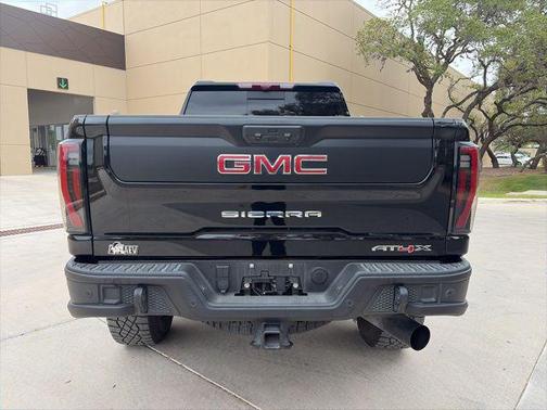 Onyx Black 2025 GMC Sierra 2500 AT4X