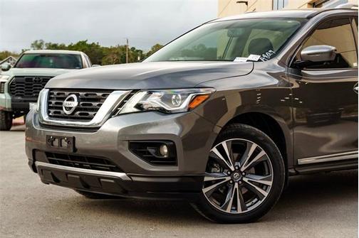 2017 Nissan Pathfinder Platinum