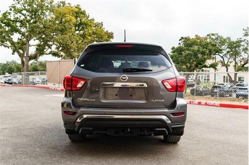 2017 Nissan Pathfinder Platinum