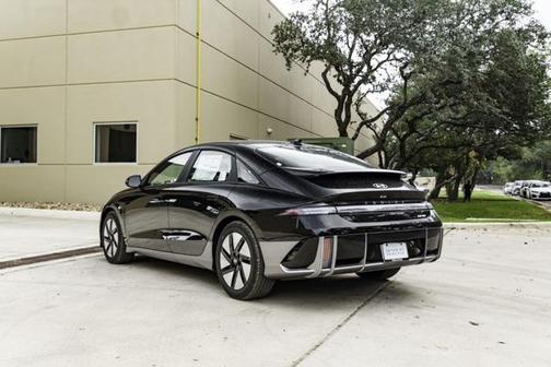 2025 Hyundai IONIQ 6 SE