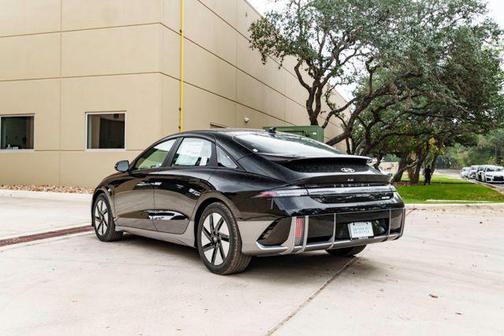 2025 Hyundai IONIQ 6 SE