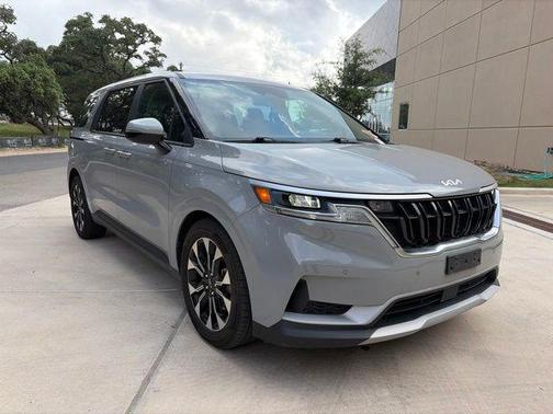 Ceramic Silver 2022 Kia Carnival EX