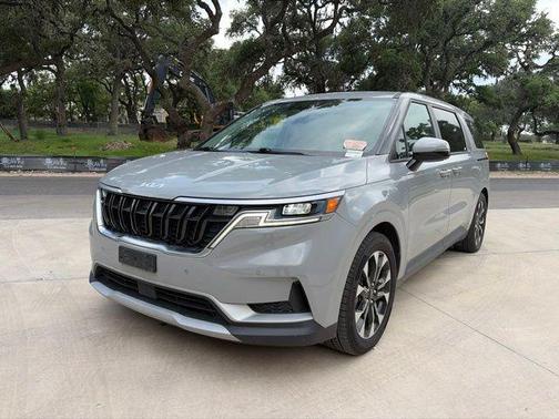 Ceramic Silver 2022 Kia Carnival EX