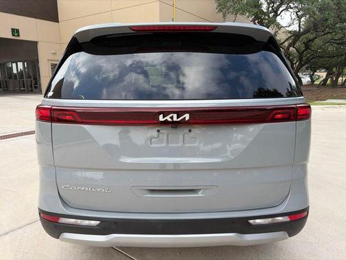Ceramic Silver 2022 Kia Carnival EX