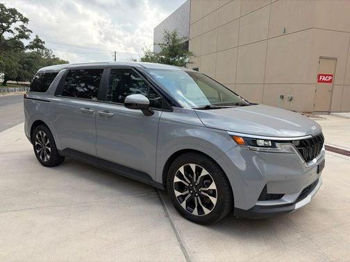 Ceramic Silver 2022 Kia Carnival EX