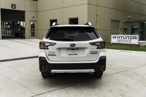 2022 Subaru Outback Touring XT