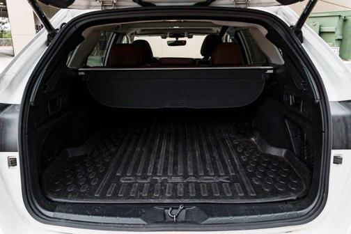 2022 Subaru Outback Touring XT