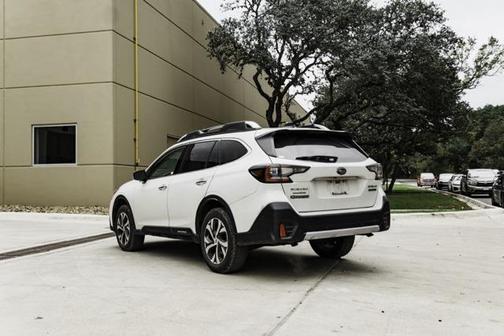 2022 Subaru Outback Touring XT