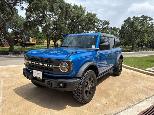 Velocity Blue Metallic 2024 Ford Bronco Black Diamond