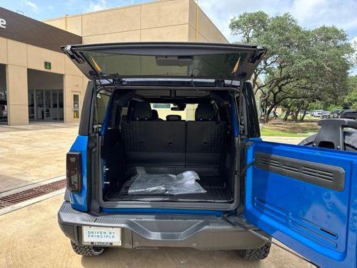 Velocity Blue Metallic 2024 Ford Bronco Black Diamond