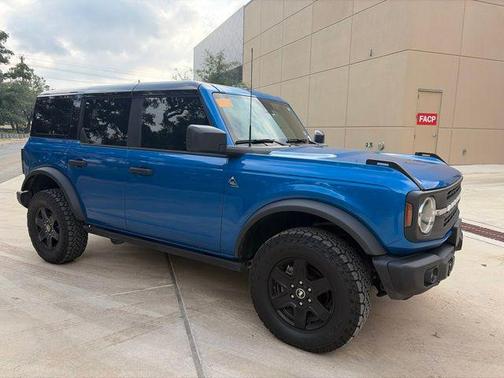 Velocity Blue Metallic 2024 Ford Bronco Black Diamond