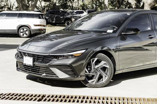 2025 Hyundai ELANTRA Sport