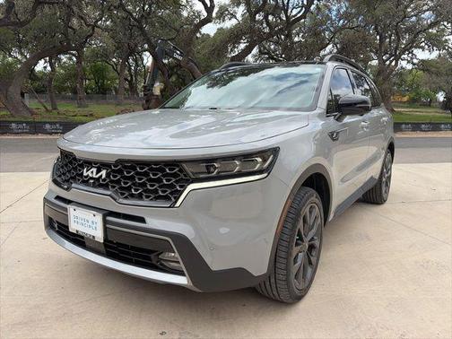 Wolf Gray 2023 Kia Sorento SX