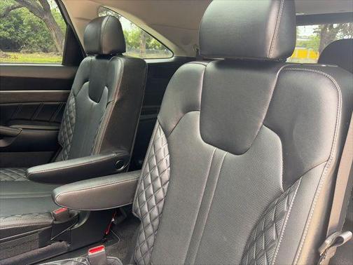 Wolf Gray 2023 Kia Sorento SX