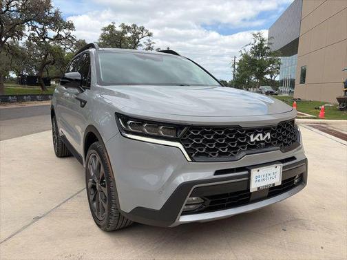 Wolf Gray 2023 Kia Sorento SX