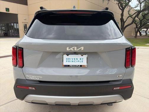 Wolf Gray 2023 Kia Sorento SX