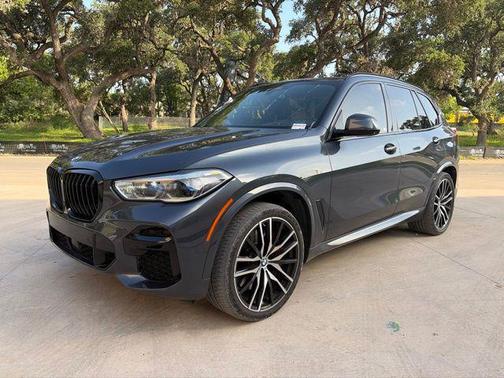 Arctic Grey Metallic 2022 BMW X5 M50i
