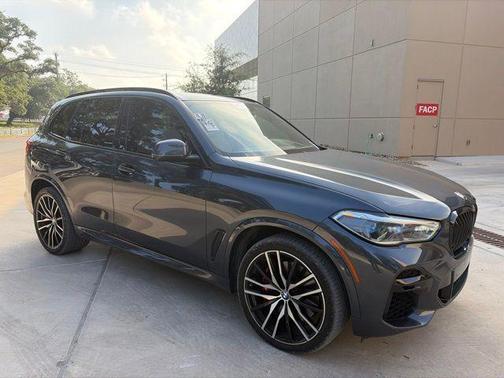 Arctic Grey Metallic 2022 BMW X5 M50i