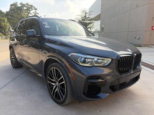 Arctic Grey Metallic 2022 BMW X5 M50i
