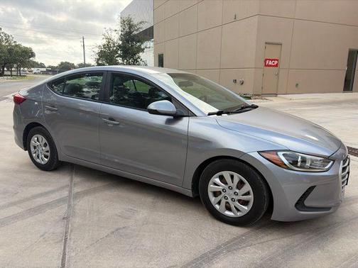 Shale Gray Metallic 2017 Hyundai ELANTRA SE