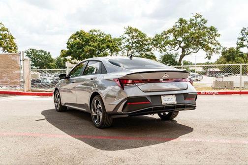 Fluid Metal 2025 Hyundai ELANTRA Sport