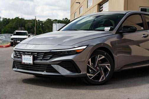 Fluid Metal 2025 Hyundai ELANTRA Sport