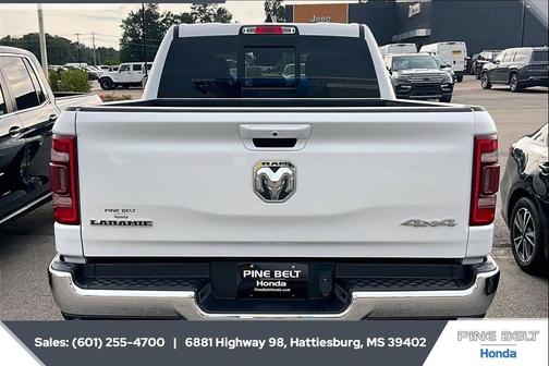Ivory White Tri-Coat Pearlcoat 2023 RAM 1500 Laramie