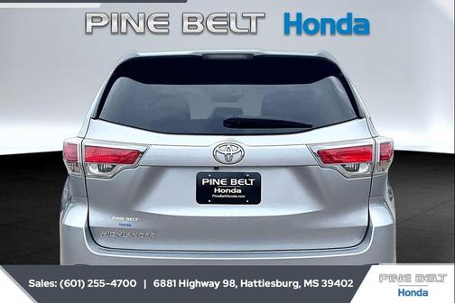 Silver Sky Metallic 2016 Toyota Highlander LE