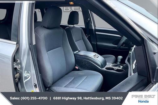 Silver Sky Metallic 2016 Toyota Highlander LE