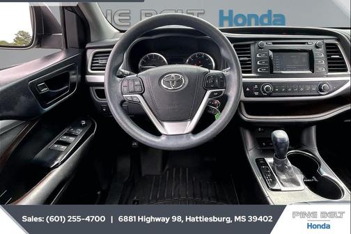 Silver Sky Metallic 2016 Toyota Highlander LE