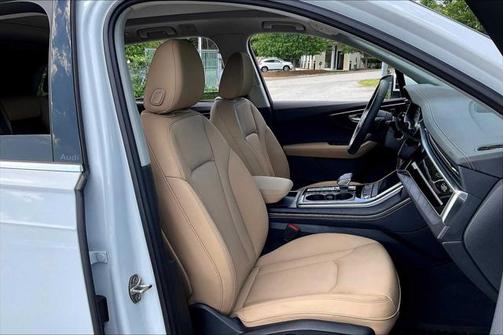 2025 Audi Q7 45 Premium Plus
