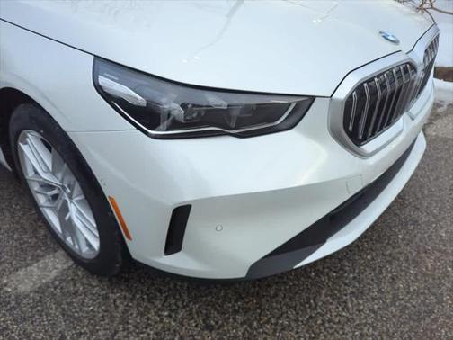 2025 BMW 530 i xDrive