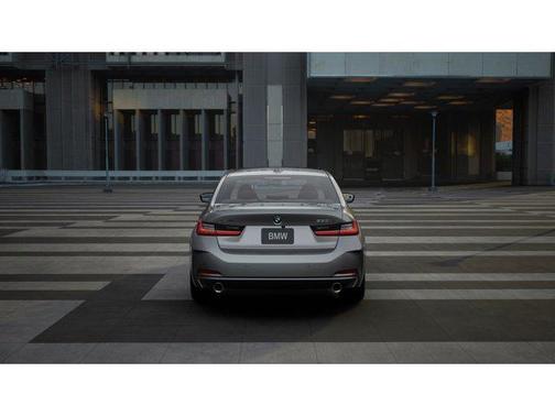 2025 BMW 330 i xDrive