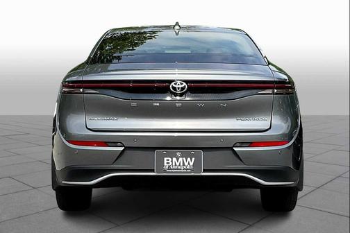 2023 Toyota Crown Platinum