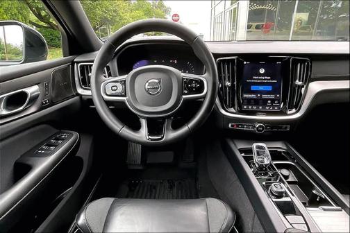 Onyx Black Metallic 2023 Volvo S60 B5 Ultimate Black Edition