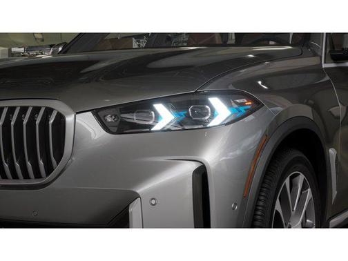 Skyscraper Grey Metallic 2026 BMW X5 xDrive40i