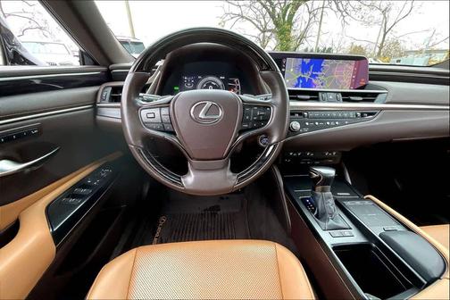 2021 Lexus ES 300h 