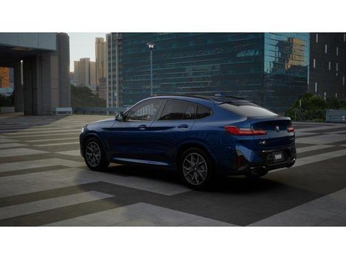 2025 BMW X4 xDrive30i