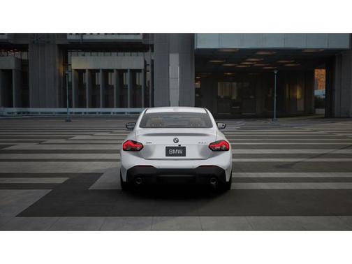 2025 BMW 230 i xDrive