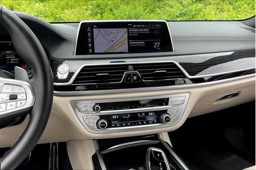 2022 BMW 750 i xDrive