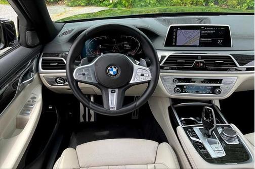 2022 BMW 750 i xDrive