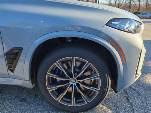 2025 BMW X5 M60i