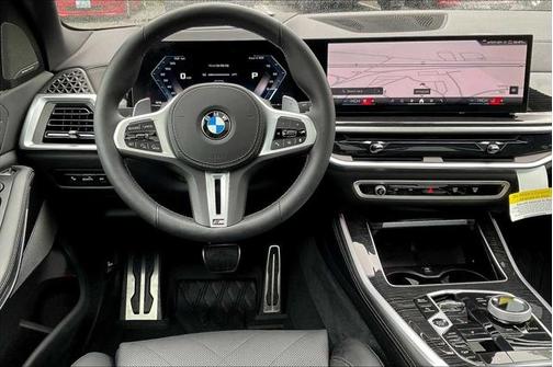 2025 BMW X5 M60i