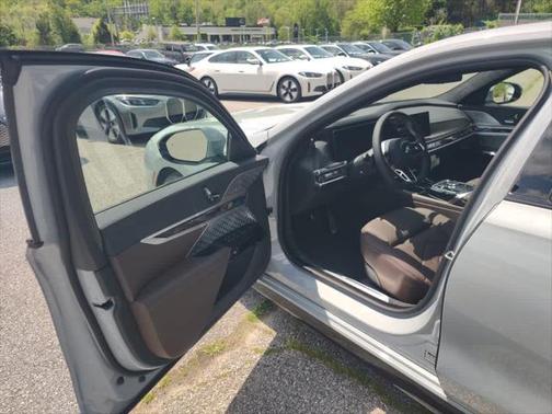 2025 BMW 760 i xDrive