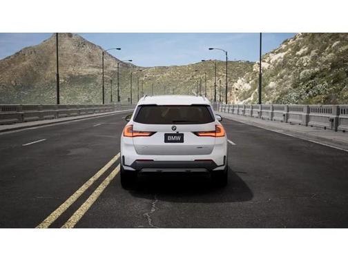 Mineral White Metallic 2026 BMW X1 xDrive28i