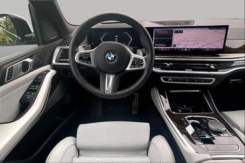 Mineral White Metallic 2025 BMW X5 xDrive40i