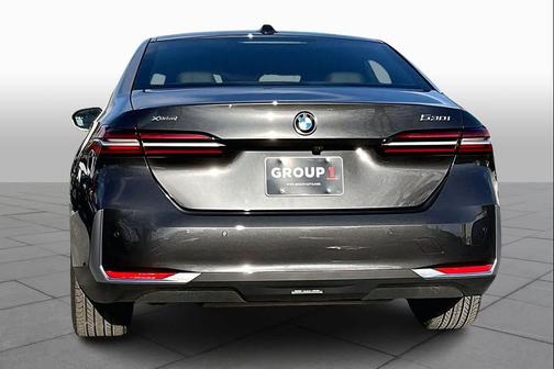 2025 BMW 530 i xDrive