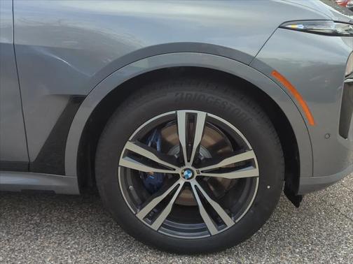 2025 BMW X7 M60i